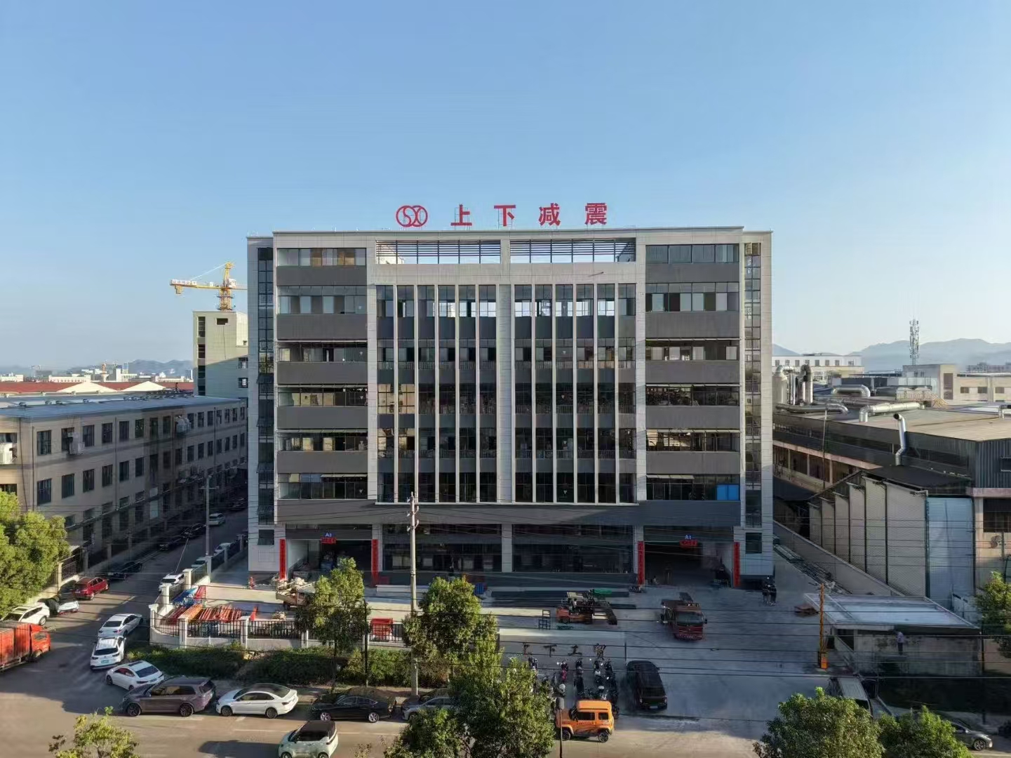 Räjähtävä! Uusi 18 000 ㎡ kuusikerroksinen tehdas on paljastettu!